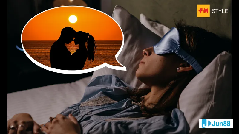 Hôn nhau trong giấc mơ tình yêu