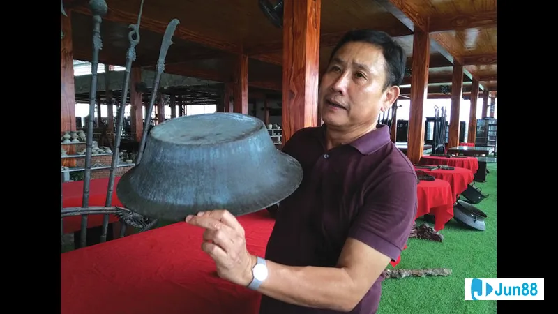 Đội bóng hướng tới sân cỏ